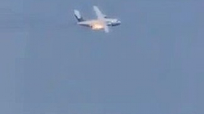 Russie: Un avion militaire russe, avec trois personnes à bord, s’écrase lors d’un vol d'essai près de Moscou - VIDEO