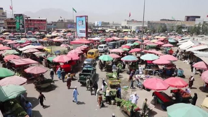 Taliban'ın kontrolündeki başkent Kabil'de çarşı-pazar hareketliliği