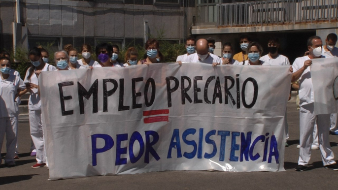 Miedo a enfermar entre los pacientes del Hospital La Paz: "El deterioro de los centros de salud hace que vengan pacientes más enfermos a Urgencias"