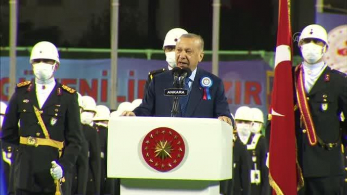 Cumhurbaşkanı Erdoğan: "Zafer günlerimizi ayrışmanın değil 84 milyon olarak birlik ve beraberliğimizi güçlendirmenin vasıtası haline getirmekte...