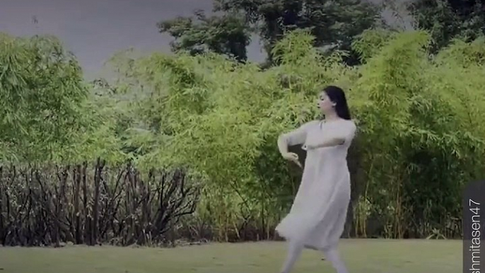 Sushmita Sen Gracefully Dancing In The Rain Will Inspire You As She Dances To The Rhythm Of Shiva