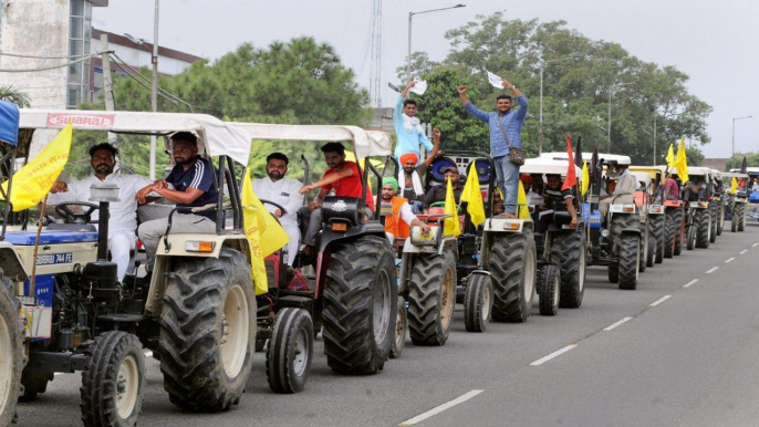 Bharat Bandh: Farmers took out Tractor Rally in Jaipur