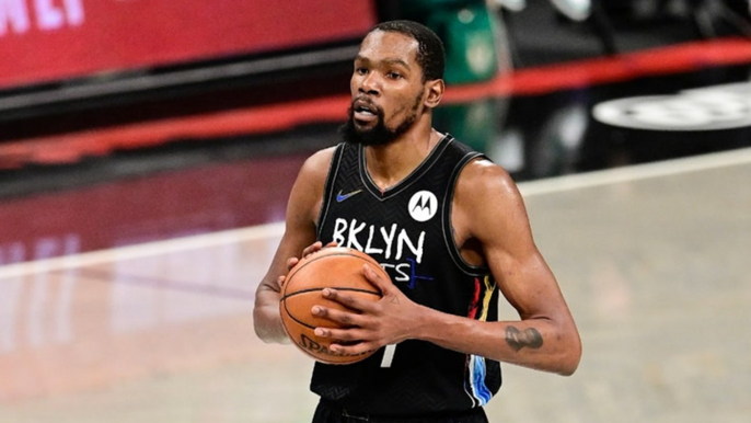 David Letterman Crashed Brooklyn Nets Media Day and Kevin Durant Wasn’t Impressed | THR News