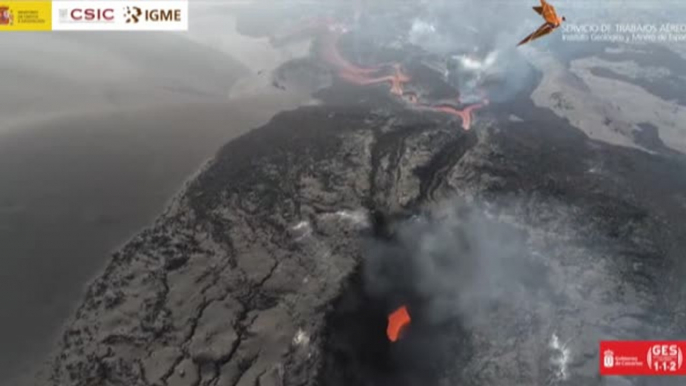 Desbordes, cascadas y tubos lávicos, las caprichosas formas que crea el volcán