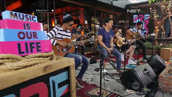 Noah Feat. Sheryl Sheinafia - Tak Lagi Sama (Live at Breakout)