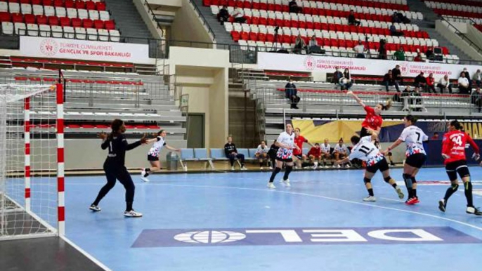 Türkiye Kadınlar Hentbol Süper Ligi: Kastamonu Belediyespor: 34 - Konyaaltı Belediyespor: 28