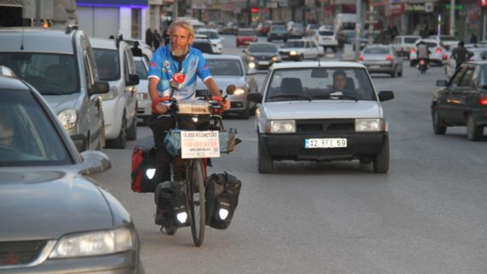 Son dakika haber! Afrikalı çocuklar için pedal çeviren İspanyol turist Konya'da mola verdi