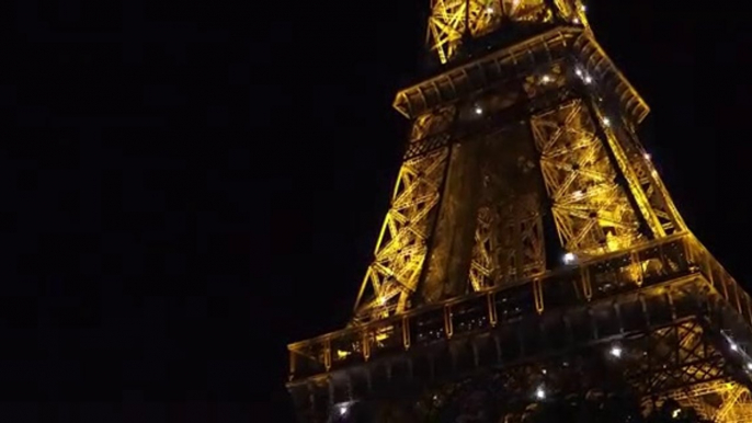 EIFFEL TOWER AT NIGHT in 4K, Paris France (Eiffel Tower Light Show in 4K)