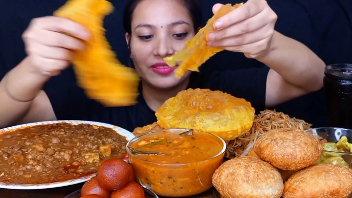 Asmr Eating  Indian Chole Masala Bhature, Spicy Aloo Pyaj Kachori, Butter Noodles, Gulab Jamun   Indian Food | #Foodie JD