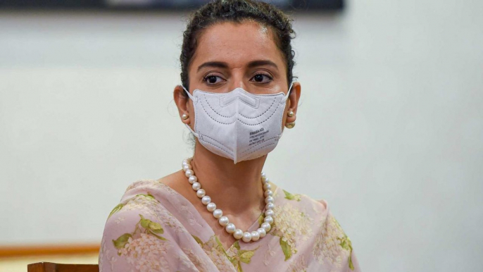 Kangana targets Mahatma Gandhi, ignites new controversy