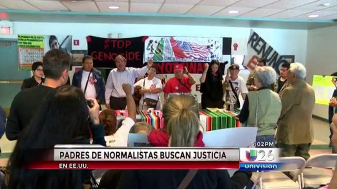 Padres de Normalistas de Ayotzinapa desaparecidos, piden ayuda en EE.UU.