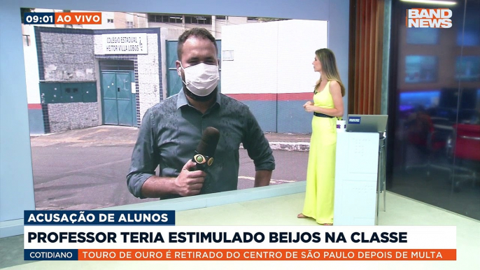 Na Bahia, um professor foi afastado depois de ser acusado de incentivar alunos a se beijarem. A polícia investiga o caso.Saiba mais em youtube.com.br/bandjornalismo#BandNews20anos #Bahia #professor