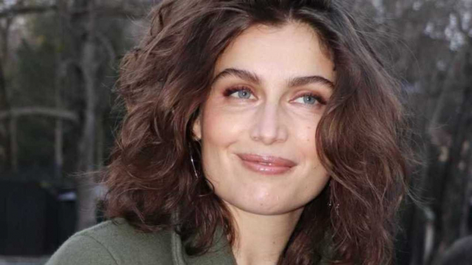 GALA VIDÉO - PHOTOS – Coupe de cheveux 2019 : comme Louane, Jenifer et Carla Bruni, adoptez les cheveux mi-longs tendances pour être être stylée sans effort