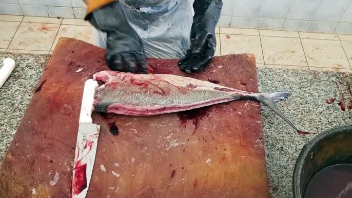 Trevally Fish Fast Cutting Skills by Knife। Fish Cutting by Expert Master। Live & Fast Fish Cutting