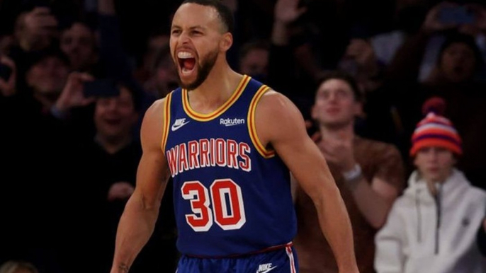 Stephen Curry Breaks NBA All-Time Record for 3-Pointers