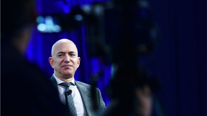 GALA VIDEO - Jeff Bezos : son ex femme devient la femme la plus riche du monde