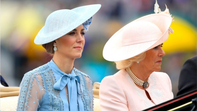 GALA VIDEO - Kate Middleton : ce cadeau de Camilla Parker-Bowles « qui aurait rendu Diana furieuse ".