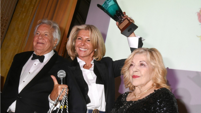 GALA VIDEO - PHOTO - Caroline Margeridon (Affaire Conclue) prend la pose au côté de sa fille Victoire