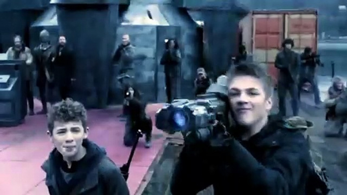 Falling Skies Saison 4 - Bande-annonce (EN)