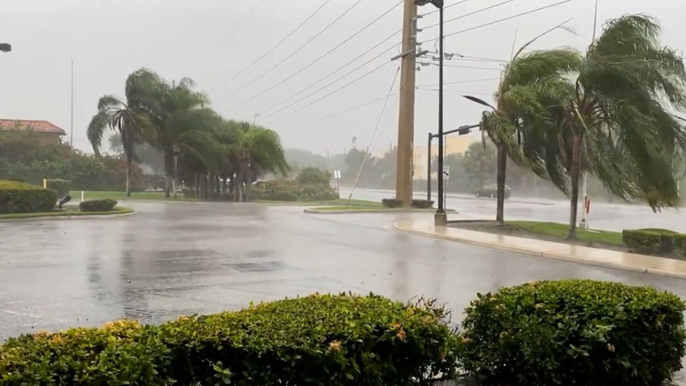 Soaking thunderstorms sweep from Florida into the Southeast