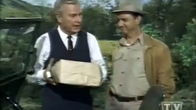 Green Acres S1 E08 - Lisa, The Helpmate