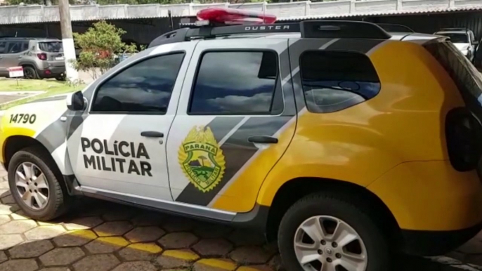 Rapaz é preso acusado de agredir a mãe em Santa Tereza do Oeste e levado à delegacia de Cascavel