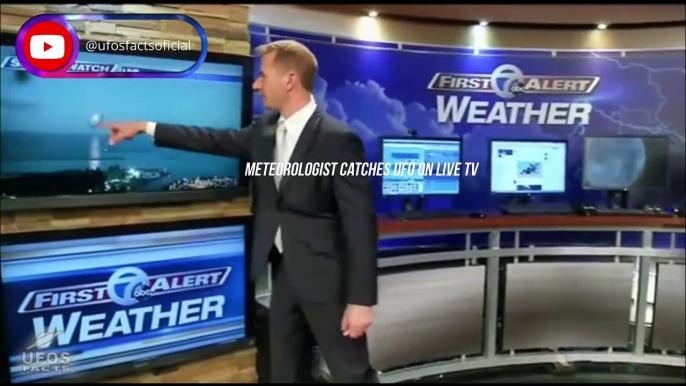 Meteorologist catches UFO on Live TV