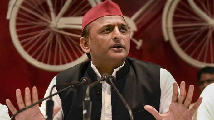 Akhilesh takes jibe at BJP over Yogi Gorakhpur candidature