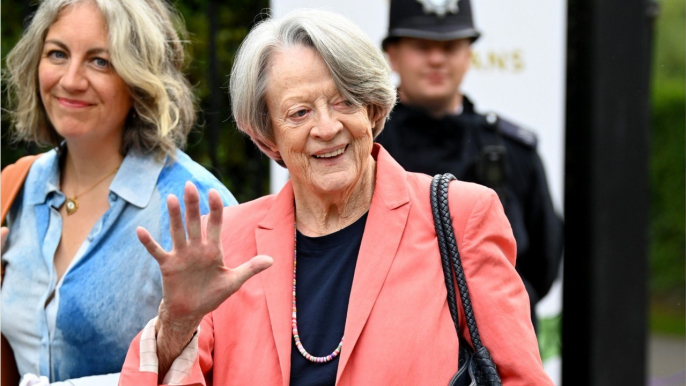 VOICI - Maggie Smith fête ses 87 ans : que devient l'interprète de la professeur Minerva McGonagall dans Harry Potter ?