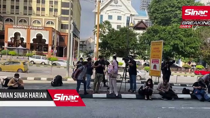 Keadaan terkini Tun M di Institut Jantung Negara, Kuala Lumpur.