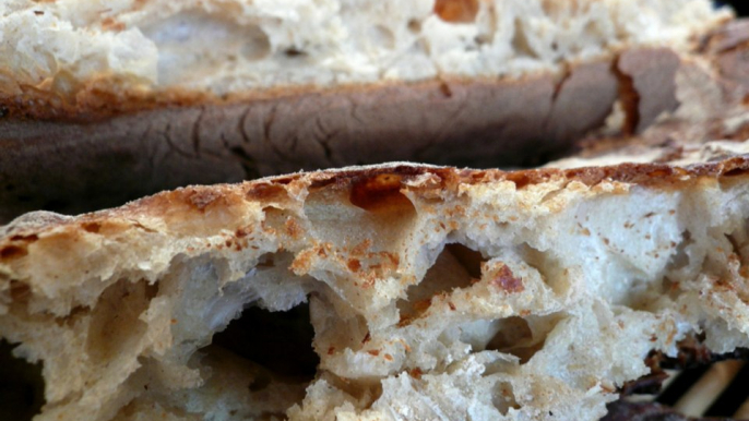 Ein Obdachloser rettet das Leben eines Bäckers. Der überlässt ihm danach seine Bäckerei für 1€