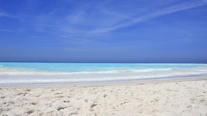 Italien: Glasklares Meer und strahlend weißer Strand - doch die Ursache ist grauenvoll