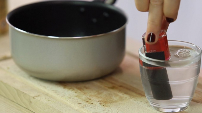 Manucure : comment débloquer le capuchon d'un vernis à ongles