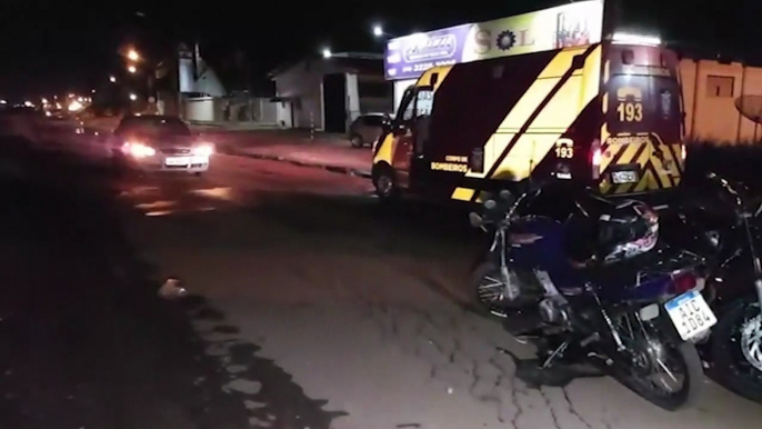 Colisão frontal envolvendo duas motocicletas é registrada na marginal da BR-277