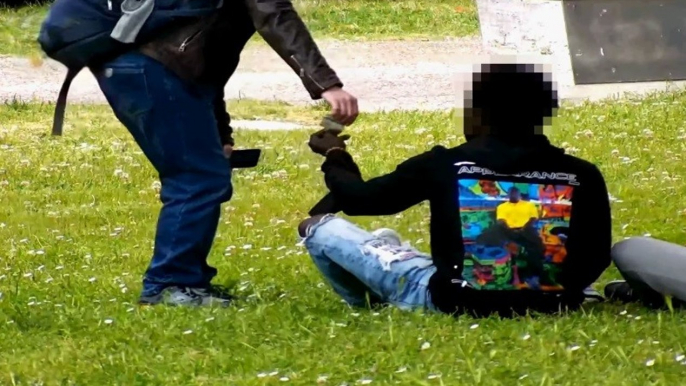 Avellino, spaccio di droga nel parco urbano: arrestati pusher africani (22.02.22)