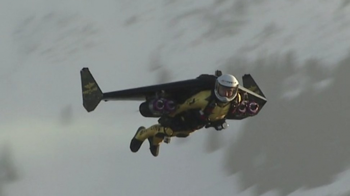 Yves Rossy a volé au-dessus des Alpes suisses
