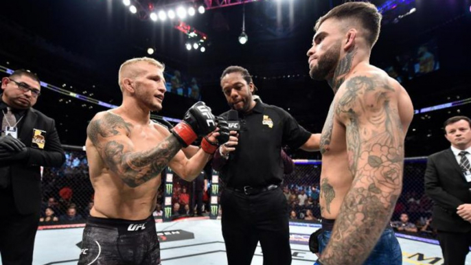 UFC 227 : TJ Dillashaw met encore une fois KO Cody Garbrandt et garde sa ceinture des poids coqs