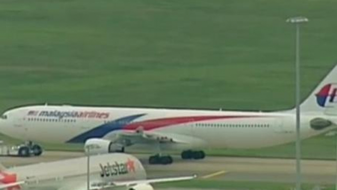 Passenger tries to enter cockpit of Malaysia Airlines flight in Australia