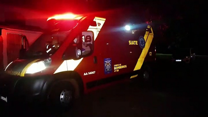 Corpo de Bombeiros atende pessoa ferida na Rua Maracaí, em Cascavel