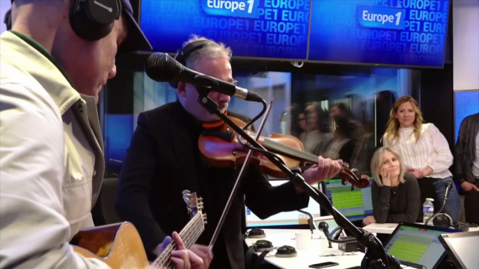 Découvrez les 1ères images du groupe Louise Attaque qui interprète le titre "J't'emmène au vent" dans l’émission "Musique !" demain après-midi sur Europe 1  - VIDEO