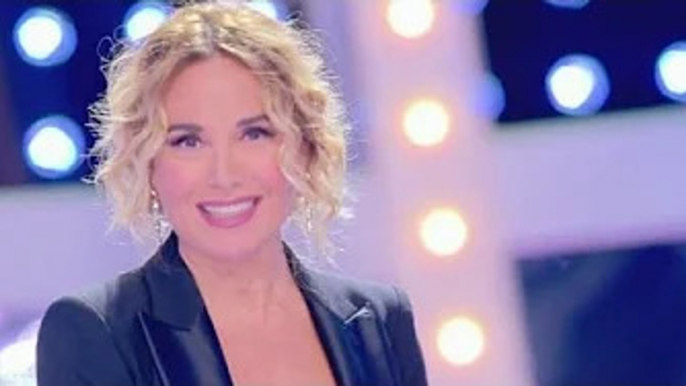 Barbara d'Urso, le sue parole speciali per il Tg5: "Tantissimi auguri" Da anni ormai il Tg5 è uno de