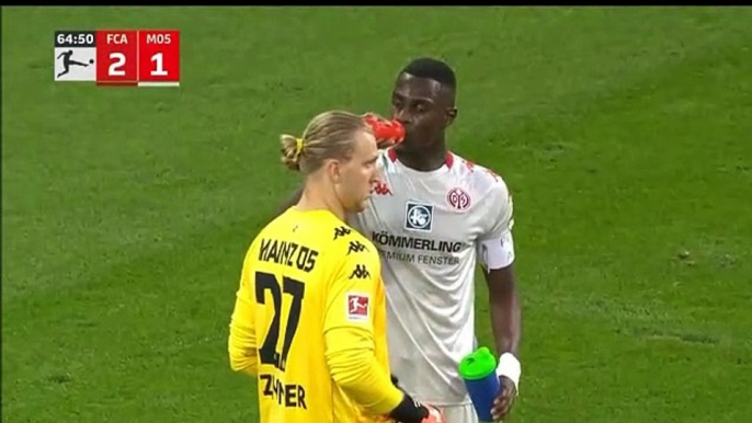 حكم يوقف المباراة ليفطر اللاعب الصائم رمضان وكرة القدم فى اوروبا  Referee stops the match to break the fast of the fasting player Ramadan and football in Europe