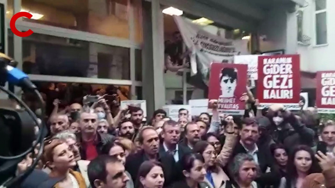 Taksim'de Gezi Davası kararı protesto ediliyor: "Her yer Taksim, her yer direniş!"