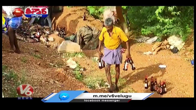 Lorry Carrying Liquor Bottles Overturns, People Grabs The Bottles _ V6 Teenmaar