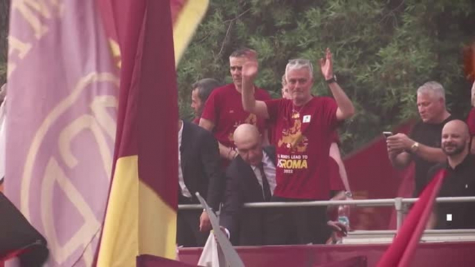 Rome turns red and yellow to welcome back Conference League heroes