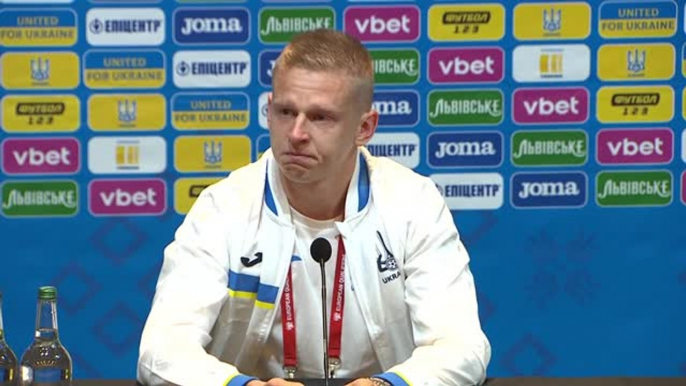 FOOTBALL: FIFA World Cup Qualifier: Ukraine training and news conference (Zinchenko)