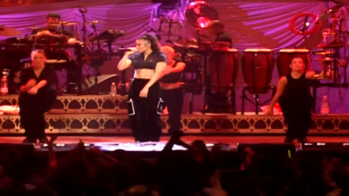 JANET JACKSON — GO DEEP | JANET JACKSON: The Velvet Rope Tour / Live in Concert