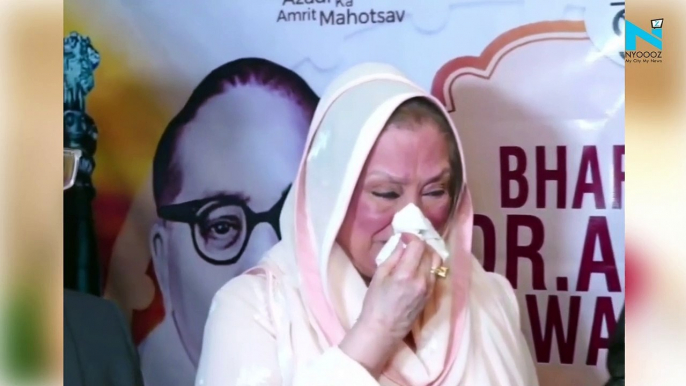 Saira Banu breaks down in memory of Dilip Kumar as she accepts award for him