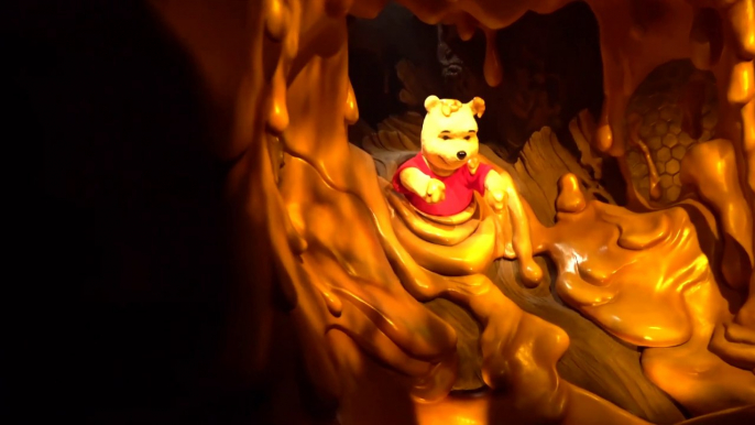 Pooh's Hunny Hunt Dark Ride (Disneyland Theme Park - Tokyo, Japan) - 4k Dark Ride POV Experience