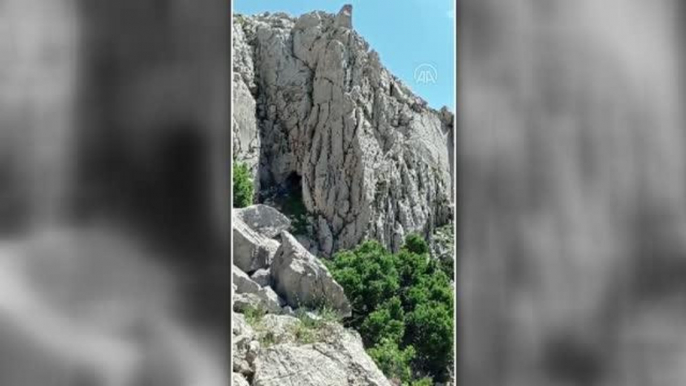 Son dakika haber... KAHRAMANMARAŞ - PKK'lı teröristlere ait mühimmat ve yaşam malzemeleri ele geçirildi